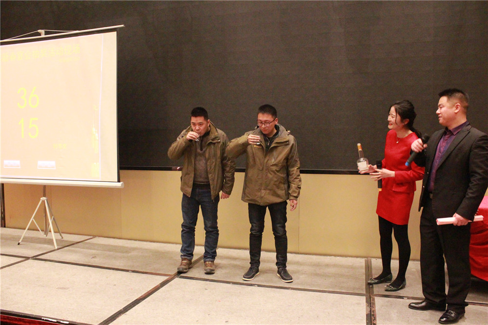 難以表述喜獲大獎(jiǎng)的激動(dòng)，唯有杜康.jpg